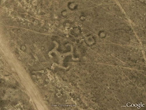 Pemandangan Teraneh dari Google Earth : Lingkaran Swastika