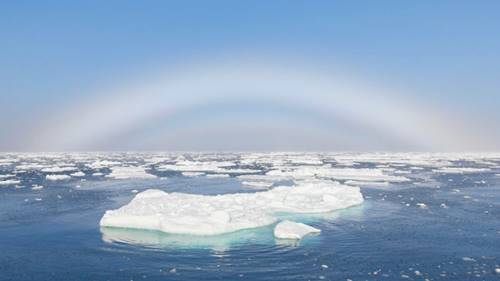 Pelangi putih tanpa warna  sebuah fenomena atmosfer yang indah 