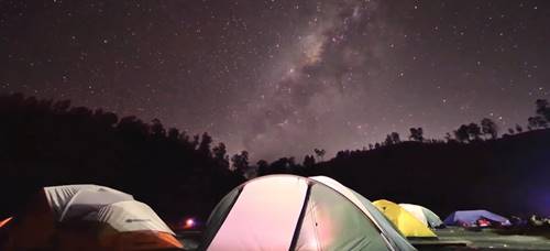 suasana malam Ranu kumbolo bisa melihat bintang