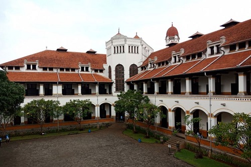 7 Bangunan Mistis Di Indonesia yang Akan Membuatmu Merinding! - Lawang Sewu