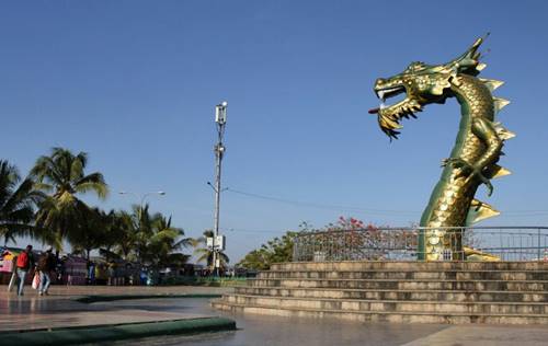 Patung Naga Hijau keunikan di sekitar Bau Bau Sulawesi Selatan