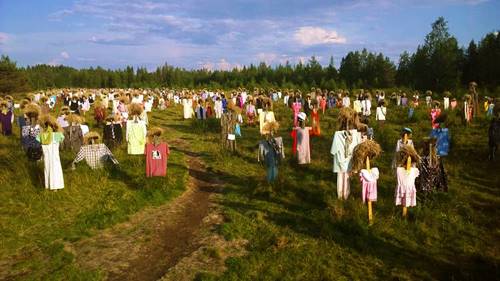 boneka sawah desa seram di Finlandia