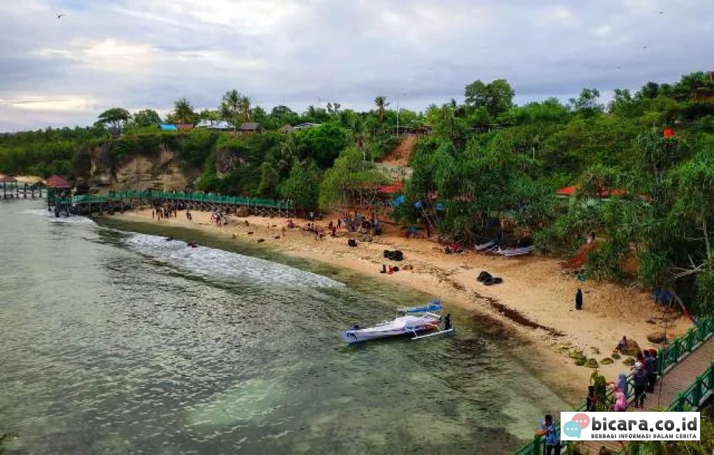 Pantai Dato Majene