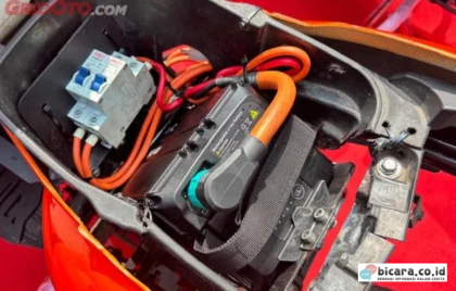 charge cycle baterai motor listrik