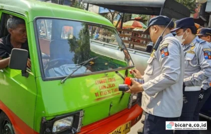 Angkot Tua Ditilang Dishub